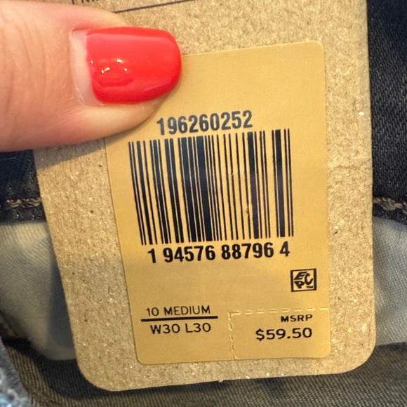 Women’s Gray Levi Jeans - Picture 6 of 7